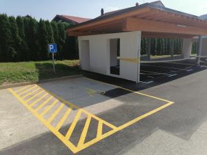 ureditev novega parkirišča za invalide na Sp. Muti